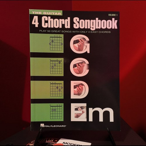 Hal Leonard The Guitar 4-Chord Songbook G-C-D-Em Melody/Lyrics/Chords