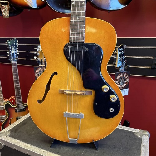 Gibson ES-120T 1965