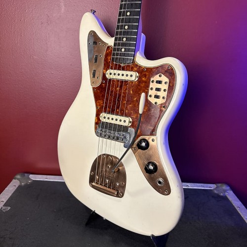 Fender Jaguar 1965 - Olympic White with Gold Hardware